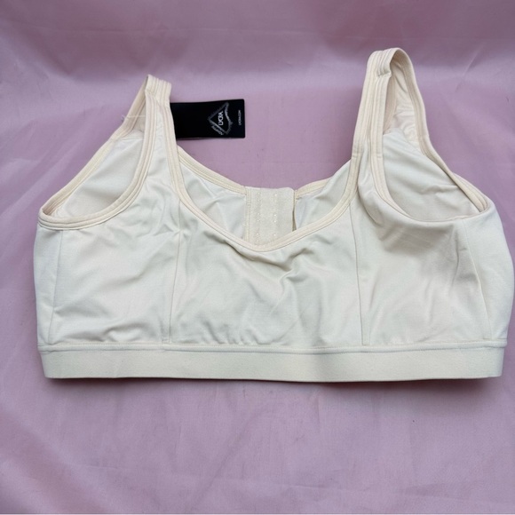 AnyBody Intimates NWT Front Closure Bra Sz M Beige Adaptive Lycra Wireless - Picture 5 of 8